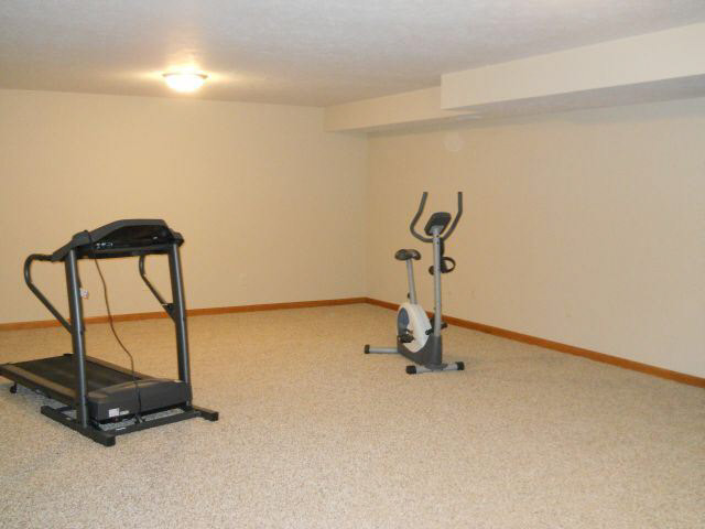 2503 Tulip Blvd, Goshen, IN 46526 photo 12