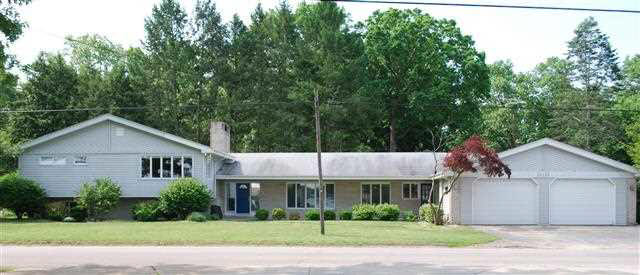 26132 Lake Dr, Elkhart, IN 46514 photo 1