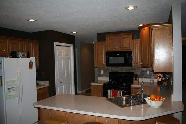 19420 Yoder, Goshen, IN 46528 photo 4