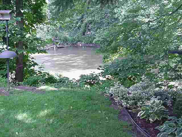 58556 Oxbow Dr, Elkhart, IN 46516 photo 2