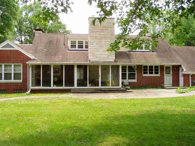 2028 Grant St, Elkhart, IN 46514 photo 2