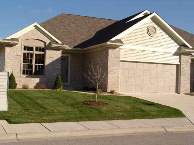 220 River Park Dr, Middlebury, IN 46540 photo 1