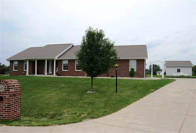 620 E Country Ln, Shipshewana, IN 46565 photo 1