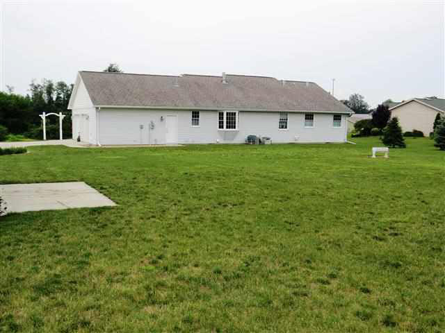 620 E Country Ln, Shipshewana, IN 46565 photo 11