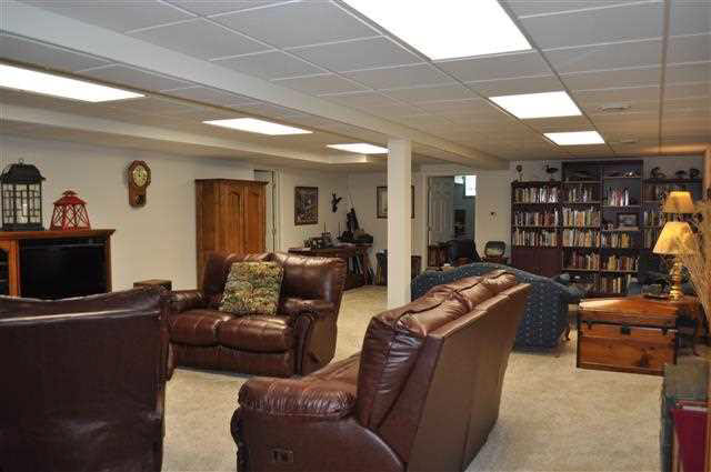 1105 E Country Ln, Shipshewana, IN 46565 photo 5