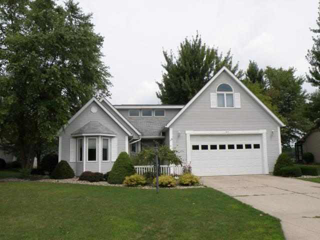 300 Apple Tree Ln, Wakarusa, IN 46573 photo 1