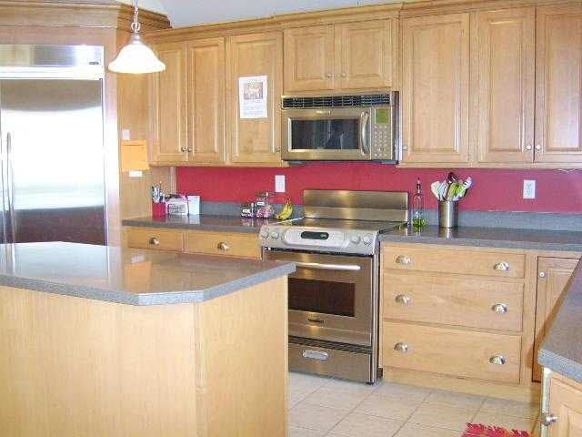 300 Apple Tree Ln, Wakarusa, IN 46573 photo 3