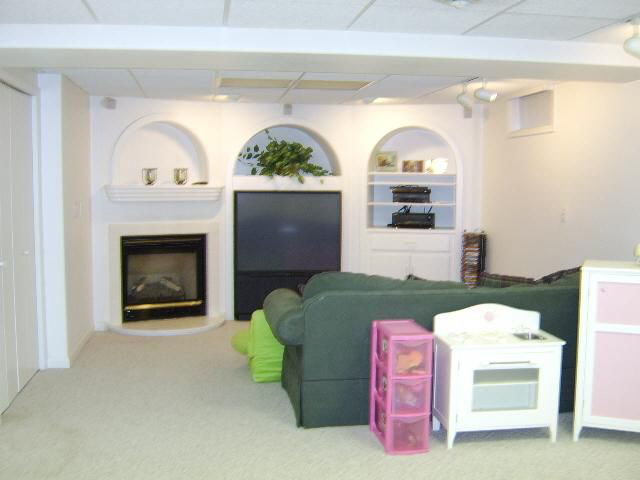 300 Apple Tree Ln, Wakarusa, IN 46573 photo 11