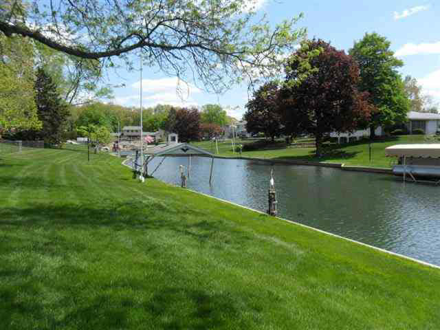 23408 Greenleaf Blvd, Elkhart, IN 46514 photo 2