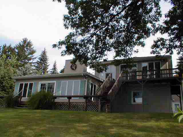 8949 E Circle Dr S, Syracuse, IN 46567 photo 1