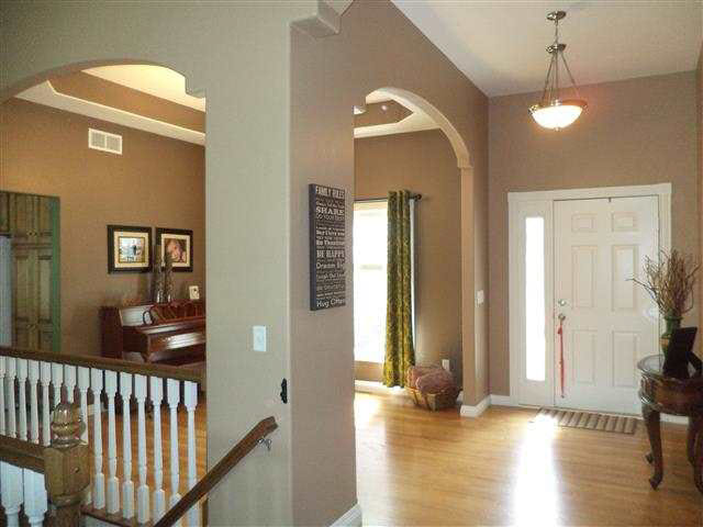 314 Fairview Dr, Goshen, IN 46528 photo 2