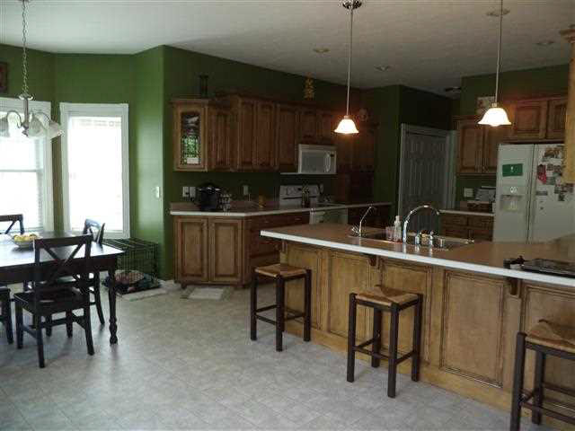 314 Fairview Dr, Goshen, IN 46528 photo 5