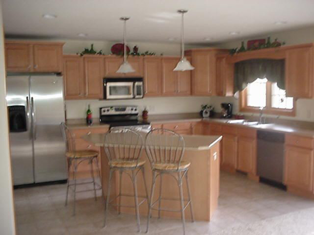 310 Normandy Way, Middlebury, IN 46540 photo 3