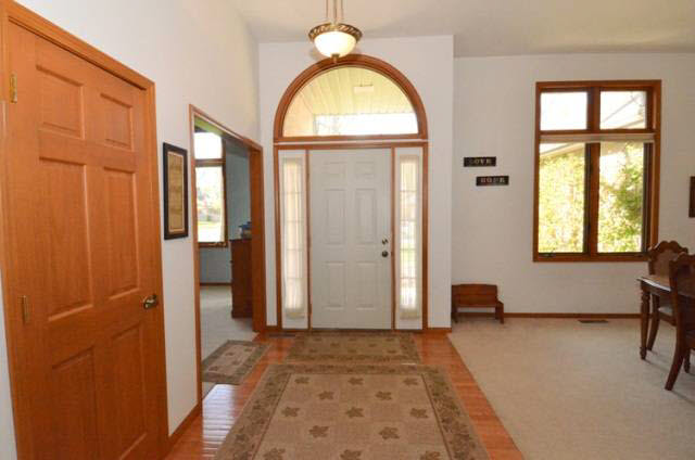 30639 Raintree Dr, Granger, IN 46530 photo 4