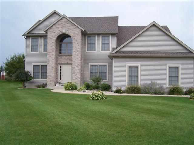 19484 Country Creek Ct, Goshen, IN 46528 photo 1