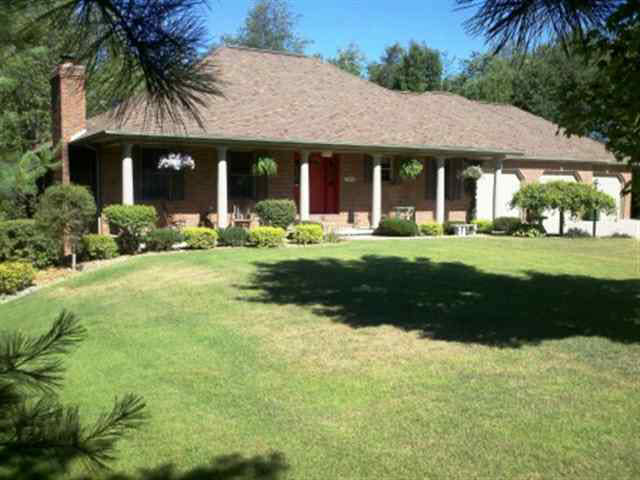 104 Orpha Dr, Middlebury, IN 46540 photo 1