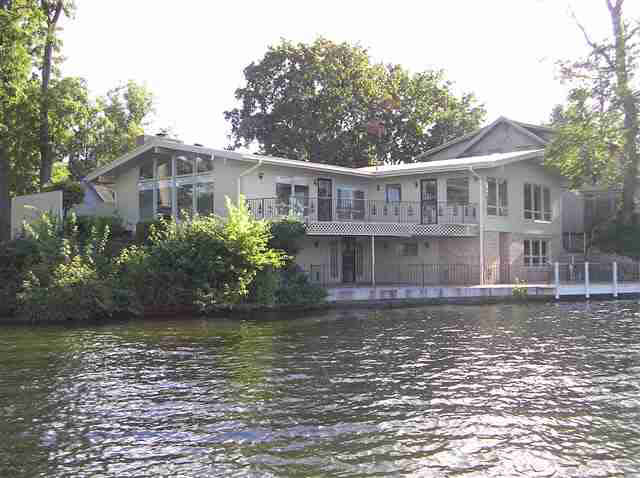 1316 E Jackson Blvd, Elkhart, IN 46516 photo 1