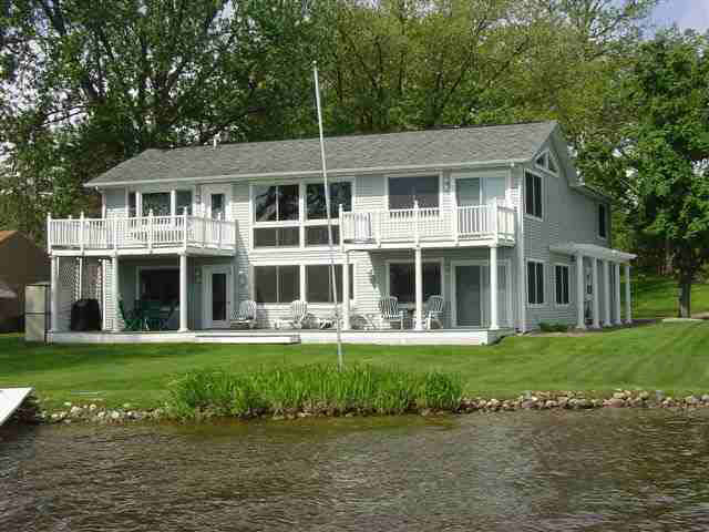 520 E Lakewood Ave, Warsaw, IN 46580 photo 1