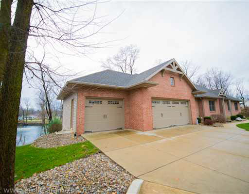 1219 River Bluff Trl, Mishawaka, IN 46545 photo 2
