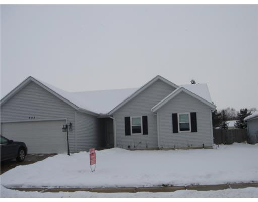 737 Lovechio Dr, Mishawaka, IN 46544 photo 1