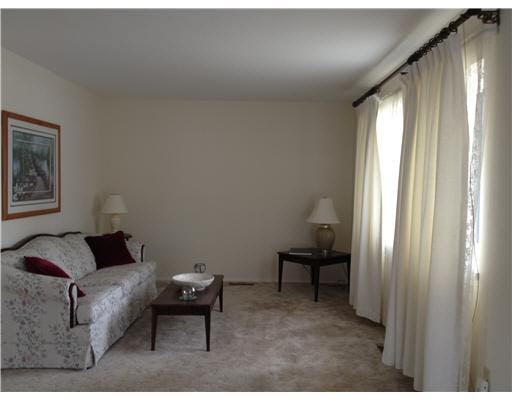 5428 Colonial Ln, South Bend, IN 46614 photo 3