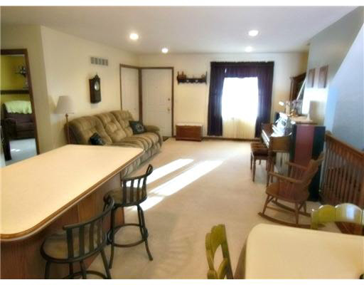 51487 Green Hill Dr, South Bend, IN 46628 photo 4