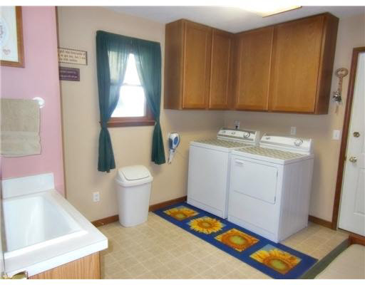 51487 Green Hill Dr, South Bend, IN 46628 photo 14
