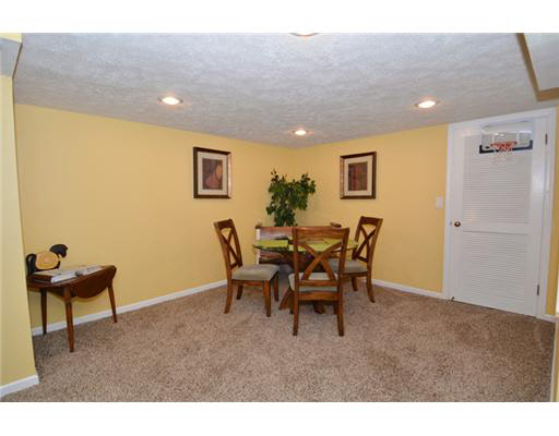2725 Rockne Dr, South Bend, IN 46615 photo 17