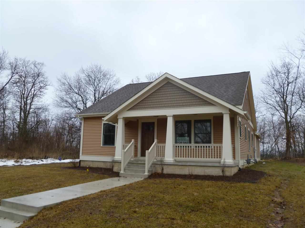 803 N Hill St, South Bend, IN 46617 photo 1