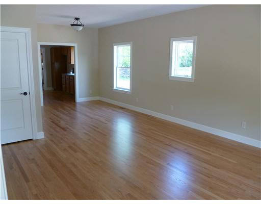 803 N Hill St, South Bend, IN 46617 photo 4