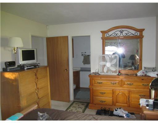18342 Clairmont Dr, South Bend, IN 46637 photo 6