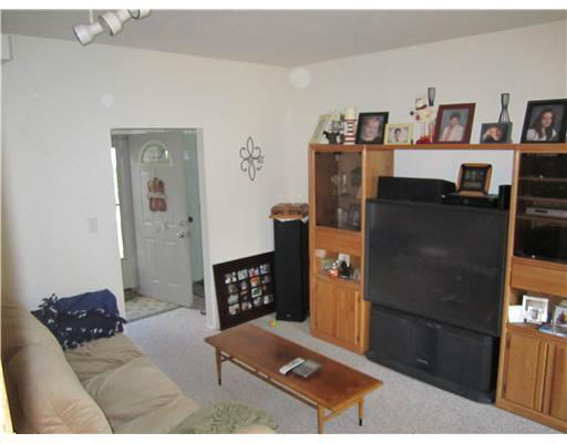 18342 Clairmont Dr, South Bend, IN 46637 photo 3