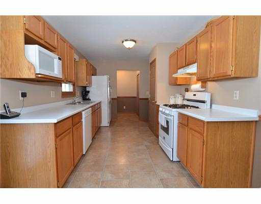10355 Ashleys Meadow Dr, Granger, IN 46530 photo 5