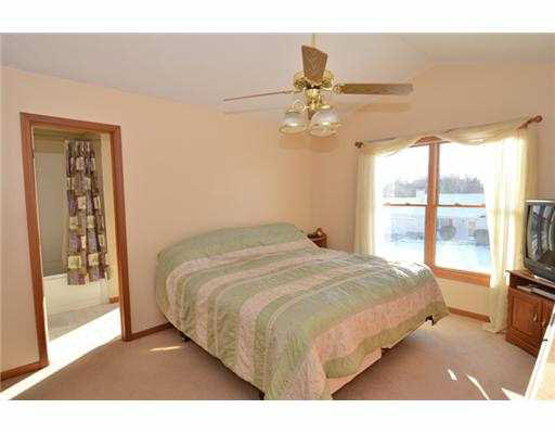 10355 Ashleys Meadow Dr, Granger, IN 46530 photo 7
