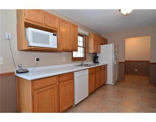 10355 Ashleys Meadow Dr, Granger, IN 46530 photo 6