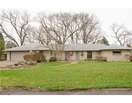 227 Swanson Cir, South Bend, IN 46615 photo 1