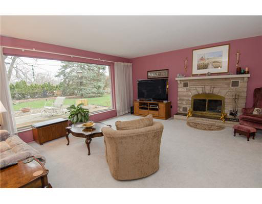 227 Swanson Cir, South Bend, IN 46615 photo 3