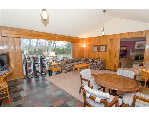 227 Swanson Cir, South Bend, IN 46615 photo 2