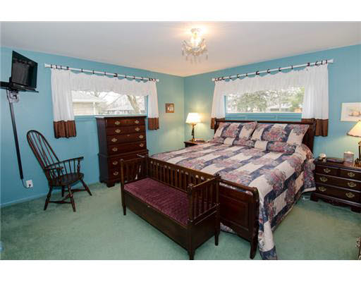 227 Swanson Cir, South Bend, IN 46615 photo 12