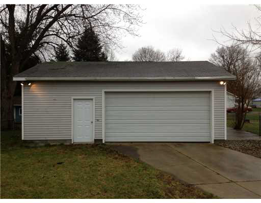 111 Ray St, Mishawaka, IN 46544 photo 2