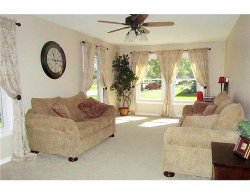 51851 Columbine Dr, Granger, IN 46530 photo 2