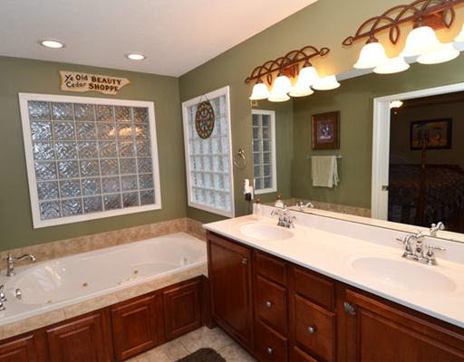 26380 Pine Valley Ct, South Bend, IN 46628 photo 9