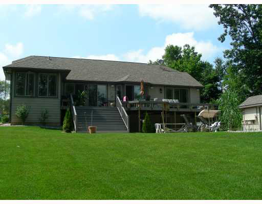 1422 Vistula Landing Dr, Osceola, IN 46561 photo 2