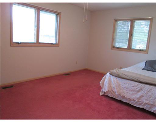 26301 Wayne Cir, South Bend, IN 46619 photo 9