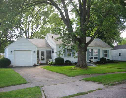 19582 Sunset Ln, South Bend, IN 46637 photo 1