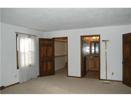 17924 Fox Den Dr, Granger, IN 46530 photo 9