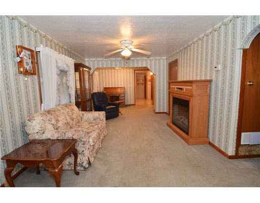 1218 Union St, Mishawaka, IN 46544 photo 3