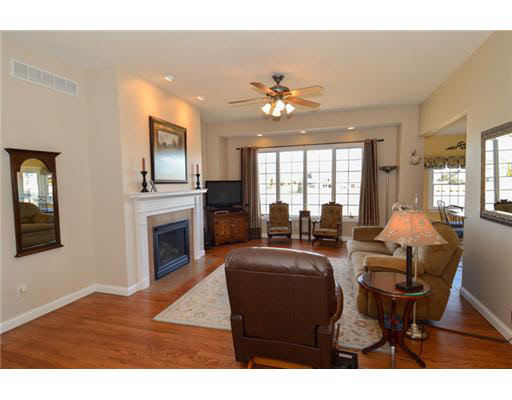 14313 Taddington Dr, Granger, IN 46530 photo 4