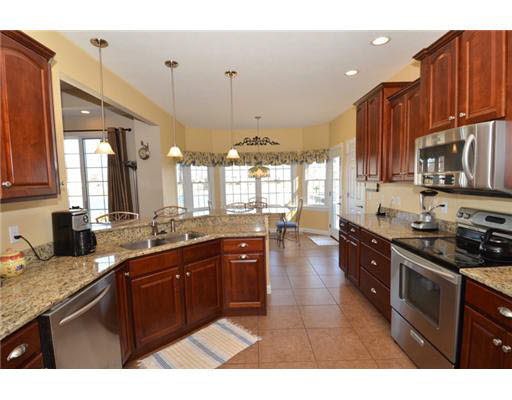 14313 Taddington Dr, Granger, IN 46530 photo 6