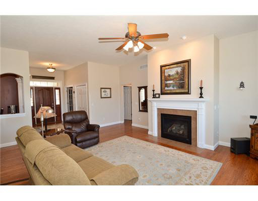 14313 Taddington Dr, Granger, IN 46530 photo 5
